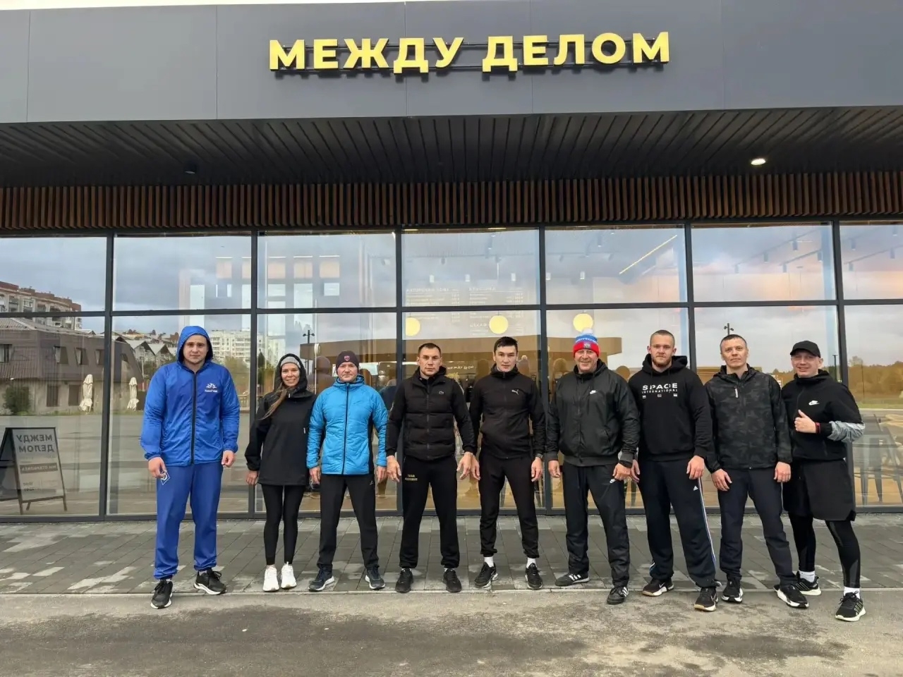 Друзья, у нас отличная новость!  С каждой тренировкой наша команда на утреннюю зарядку становится всё больше и больше! 