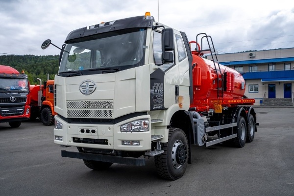 Автоцистерна вакуумная FAW 6х6