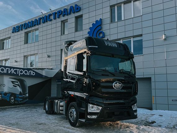 Магистральный тягач FAW J7 4x2