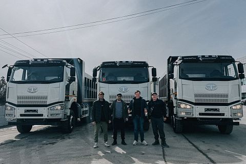 Выдача трех самосвалов FAW J6  #faw #fawj6