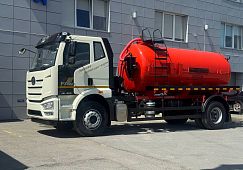 Представляем вакуумный автомобиль МВ-10 на базе FAW J6L с насосом КО-505 и колесной формулой 4х2 — незаменимый помощник в сфере очистки и вывоза жидких отходов!