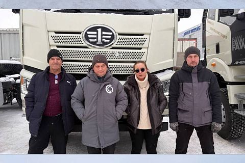 Выдача трех самосвалов 